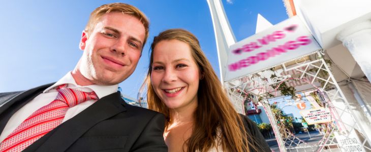 bride and groom at a wedding chapel in las vegas